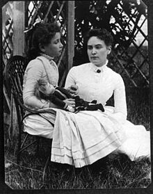 220px-Helen_Keller_with_Anne_Sullivan_in_July_1888